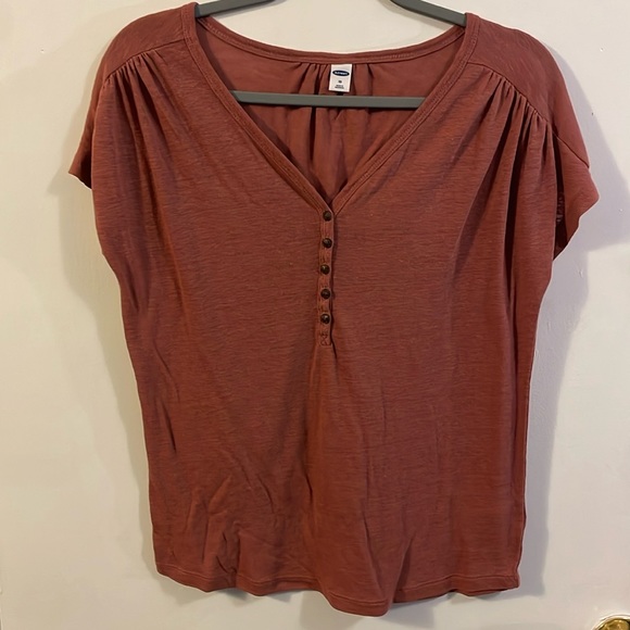 Old Navy XS pink t-shirt - Picture 1 of 3